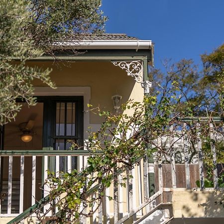 Mediterranean Villa Guesthouse ケープタウン エクステリア 写真